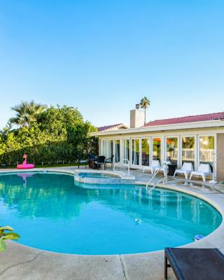 Desert Pool House: Sun, Swim, Sip & Stay