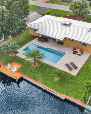 New! Waterfront Heated Pool & Jacuzzi 2 mi to Beach - Fishing Pier Relaxing SPA & Hammock