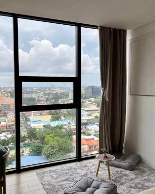 Condo in Cebu City Meridian with Netflix and WIFI, near Ayala and IT Park U03