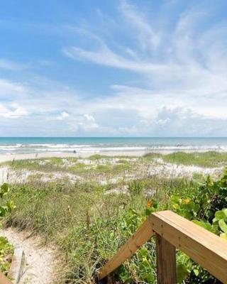 Quiet Vista Del Mar 2 Bedroom Condo Beachfront Property