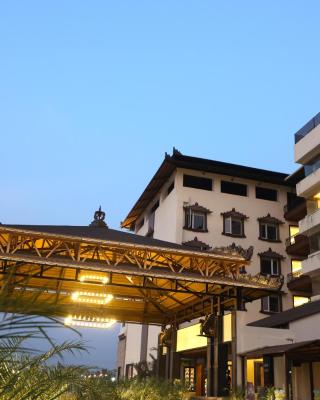 Shyama Sarovar Portico