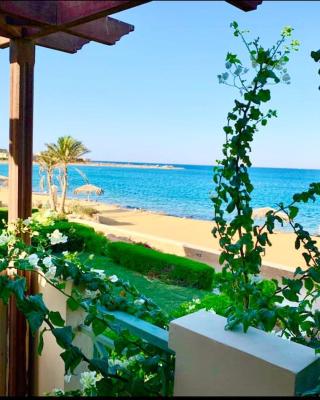 Amazing Beachfront townhouse chalet Ain Sokhna LaVista 1