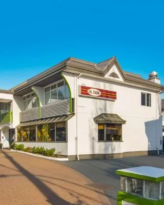 贝斯维斯特卡皮拉诺套房酒店