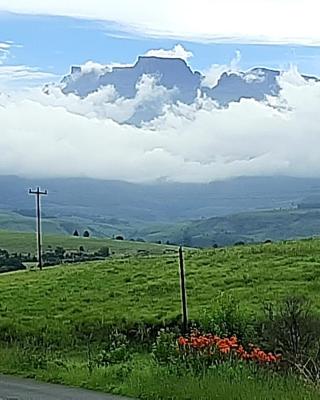 Misty peaks Cloudlands