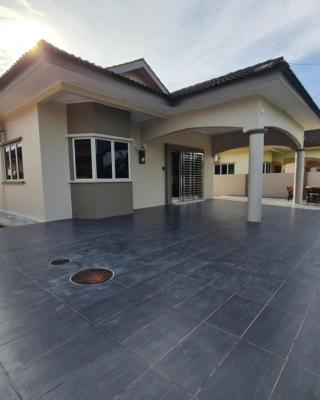 Air-home No 9 Kampung Boyan, 4BR, 9pax, Netflix