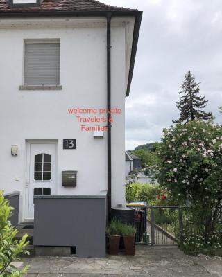 Altstadt-Nähe 7 Min Fußweg über Alte Maibrücke zu Pension mit Balkon & Garten