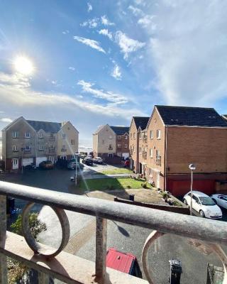 Sea Escape The Tardiis Beachfront location Aberavon beach Sea Views Driveway parking