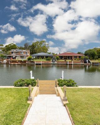 Waterfront Haven with your own private jetty