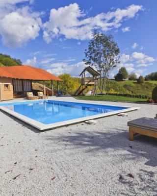 Holiday Home Grga-Three Bedroom House with Swimming Pool
