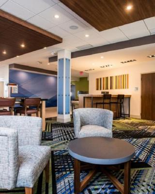 Holiday Inn Express & Suites Rehoboth Beach, an IHG Hotel