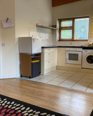 CV225AA Ground-Floor Flat Near Rugby School Self Check-in