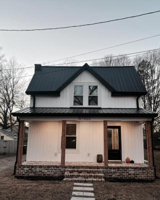 Peaceful Sears, Roebuck and Company Mail Order Home.