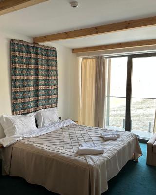 ATRIUM Mountain View Apartment, New Gudauri