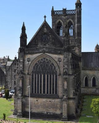 THE PAISLEY PENTHOUSE - ABBEY VIEW
