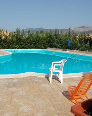 Villa Siragusa con piscina condominiale