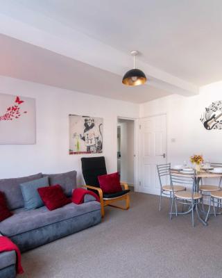 Stylish & Central 2 bedroom apartment - Fast WiFi