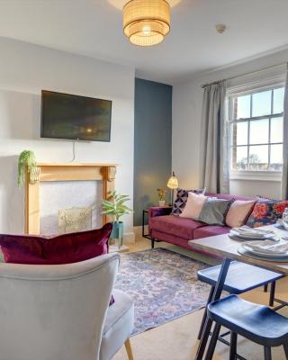 Regency Nest by Spa Town Property - Stylish 3 Bedroom Apartment on 2 Floors, Central Leamington Spa