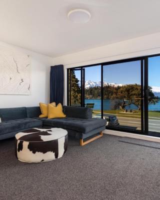 TAHUNA LAKEFRONT LUXURY, Central Location