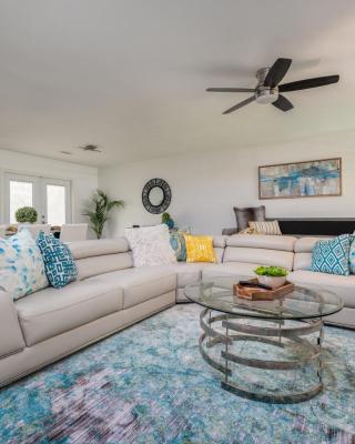 UF SUNSHINE HOUSE - Patio & BBQ - Chef Kitchen - EV Car Station - Upscale Neighborhood!