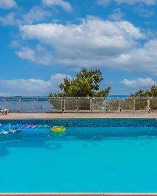 Modern Beach Apartments - Swimming Pool