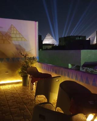 Jana Pyramids view inn