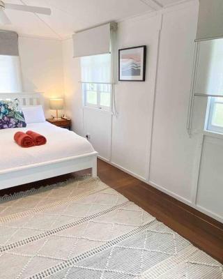 Original Pier Beach Retreat - Child Pet Friendly