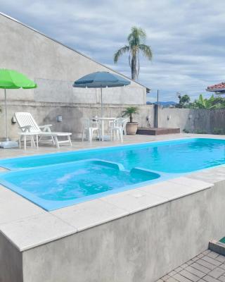 Casa Aconchego - piscina com hidromassagem