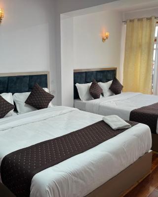 Royal Vista - Guest House
