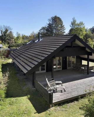 Hyggeligt og lyst feriehus nær stranden i Klint