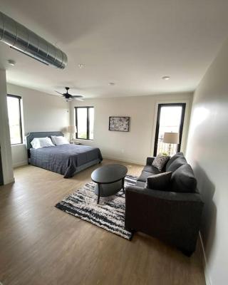 River Front Luxury Furnished Studio Downtown QC