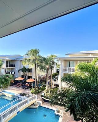 231 Lovely North Facing 2 Bedroom metres to Main Beach