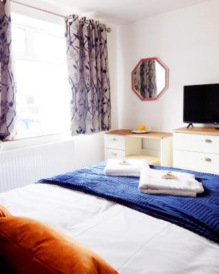 Modern, well located en-suite rooms with parking and all facilities