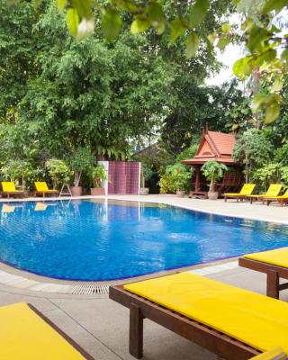 Tropica Bungalow Beach Hotel