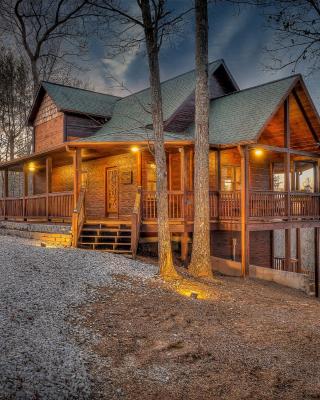 Cozy Blue Ridge Cabin in Heart of the Mountains