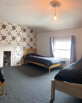 Southgate Lodge - Single/Twin, Double and Family rooms