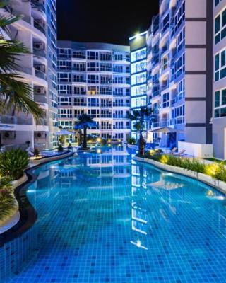 Grand Avenue Pattaya - Pool-view Suite, 55sqm
