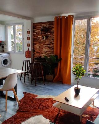 Appartement lumineux cosy et calme proche du métro