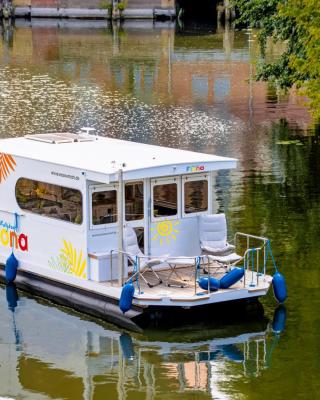 Hausboot FIONA im Yachthafen Berlin-Schmöckwitz auf der Spree und dem Müggelsee von Anfang April bis Ende Oktober