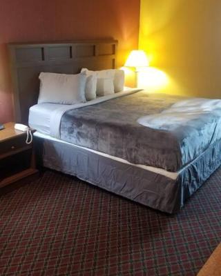 Hotel King Bed Hotel Room 112 Wi-Fi Hot Tub Booking