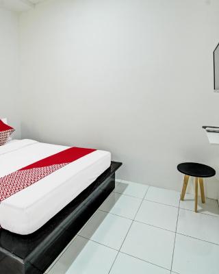 Super OYO 92433 Sirih Gading Family Guest House