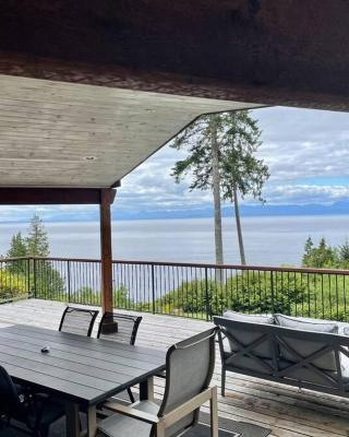 Barooga: Stunning View Home in Halfmoon Bay, Canada