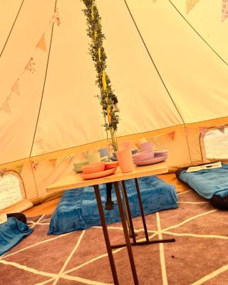 Dollys Den bell tent