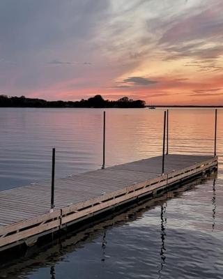 Tranquil Cottage Retreat in Prince Edward County