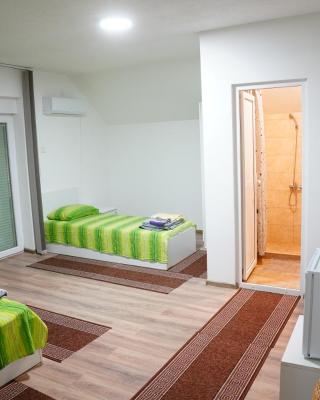 Rooms Busujok