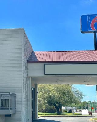 Motel 6 Forrest City AR