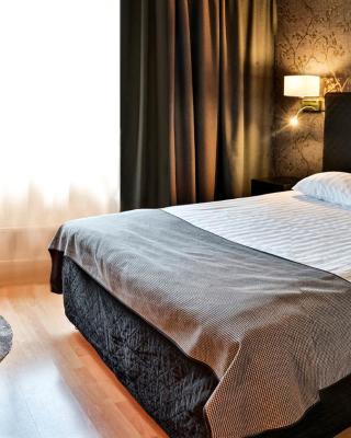Hotel Amadeus by First