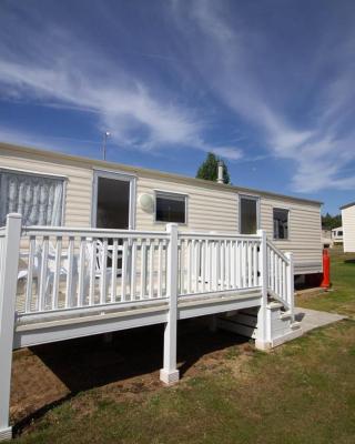 6 Berth Caravan For Hire At Manor Park Holiday Park In Norfolk Ref 23025t
