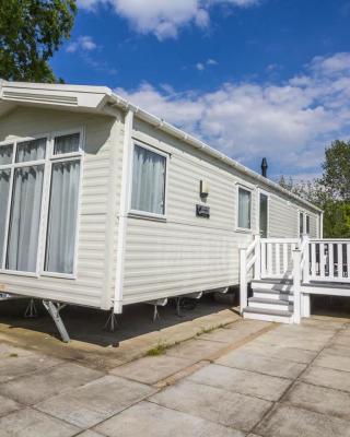 Great Caravan With Decking Southview Holiday Park In Skegness Ref 33002v