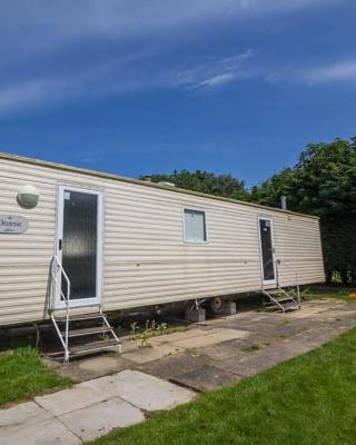 Great 8 Berth Caravan For Hire At Southview Holiday Park In Skegness Ref 33097f