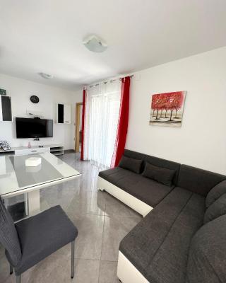 Apartman Solin 1, parking